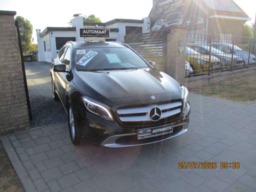 Mercedes-Benz GLA 180 GLA 180 122PK STYLE&BUSINESS AUTOMAAT NAVI LEDER CAMERA ALU 18" BI-XENON PRIVACY TOPSTAAT EERSTE EIGENAAR 74301KM!